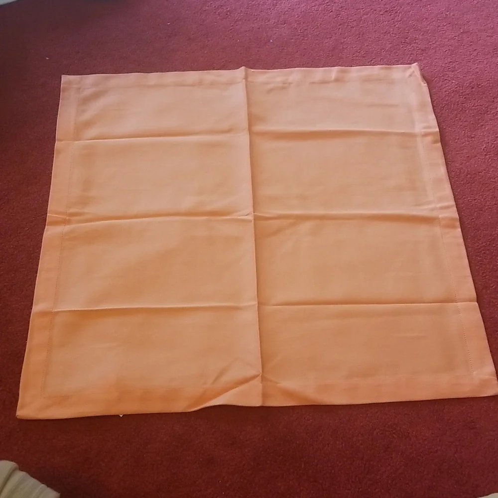 Crate&Barrel napkins and placemats on sale